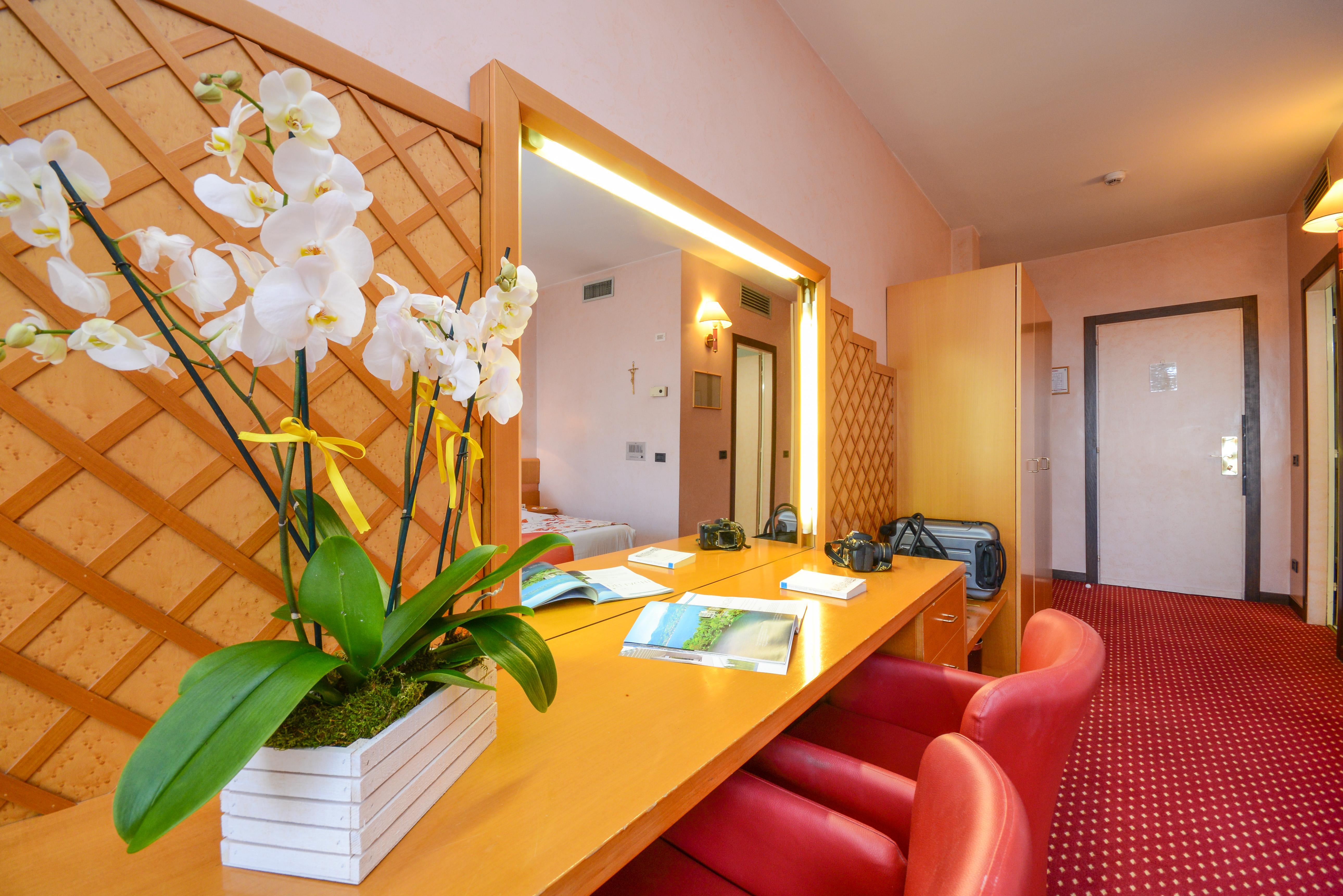 Hotel Oliveto Desenzano del Garda Dış mekan fotoğraf