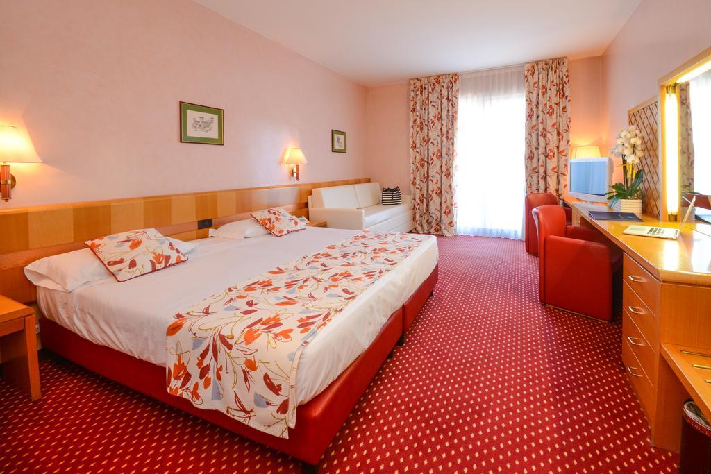 Hotel Oliveto Desenzano del Garda Dış mekan fotoğraf
