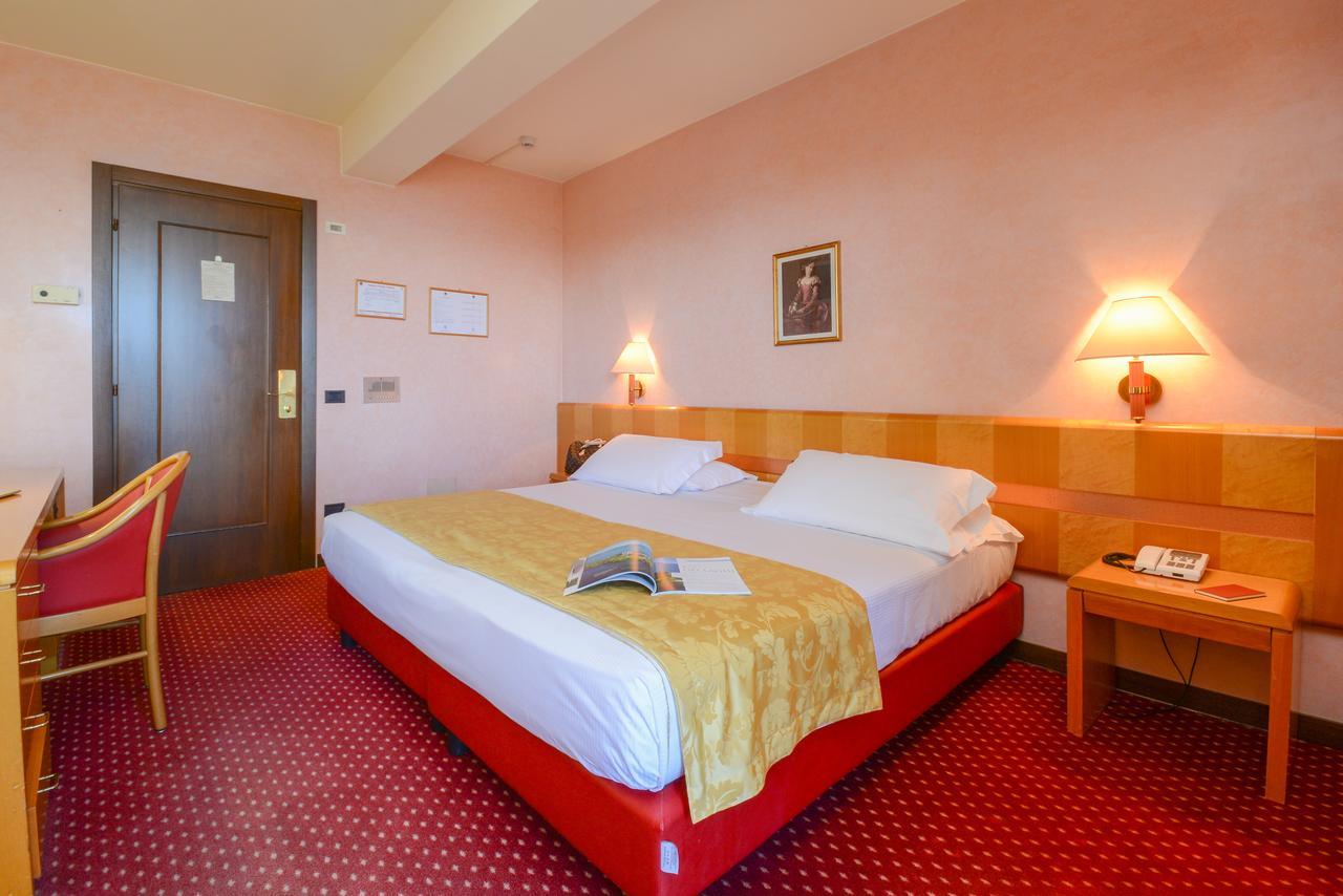 Hotel Oliveto Desenzano del Garda Dış mekan fotoğraf